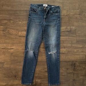Women’s size 25 high rise skinny jeans